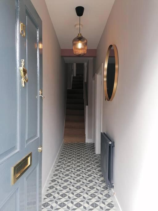 Stunning 3 Bedroom Townhouse In The Heart Of City เบลฟาสต์ ภายนอก รูปภาพ